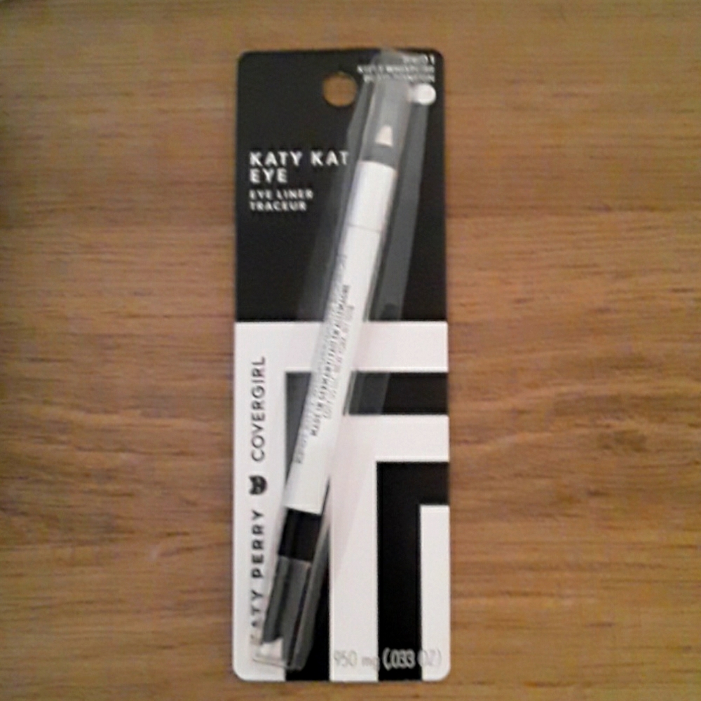 Katy Perry Katt Kat Eye Liner Pencil by COVERGIRL